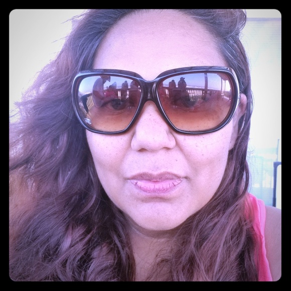 Meet your Posher, Celia - Picture 1 of 1